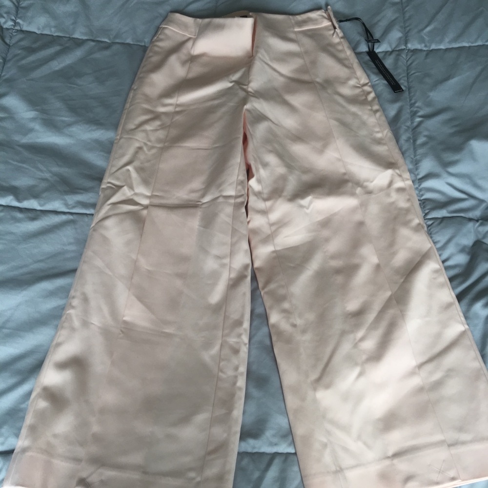 Cropped pants, great condition